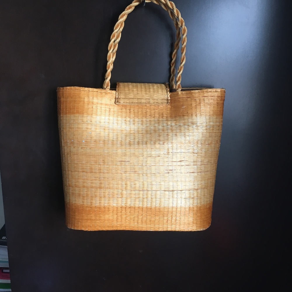 Woven hand bag